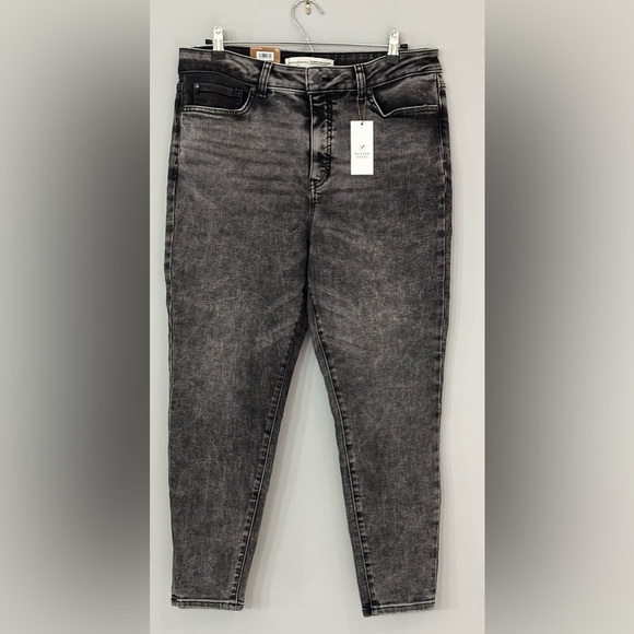 ✨NWT✨ Denver Hayes: Women's Hi-Rise Skinny Jeans- Size 16x27 - Picture 1 of 9